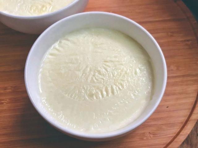 牛奶上的那層奶皮，是精華還是脂肪？